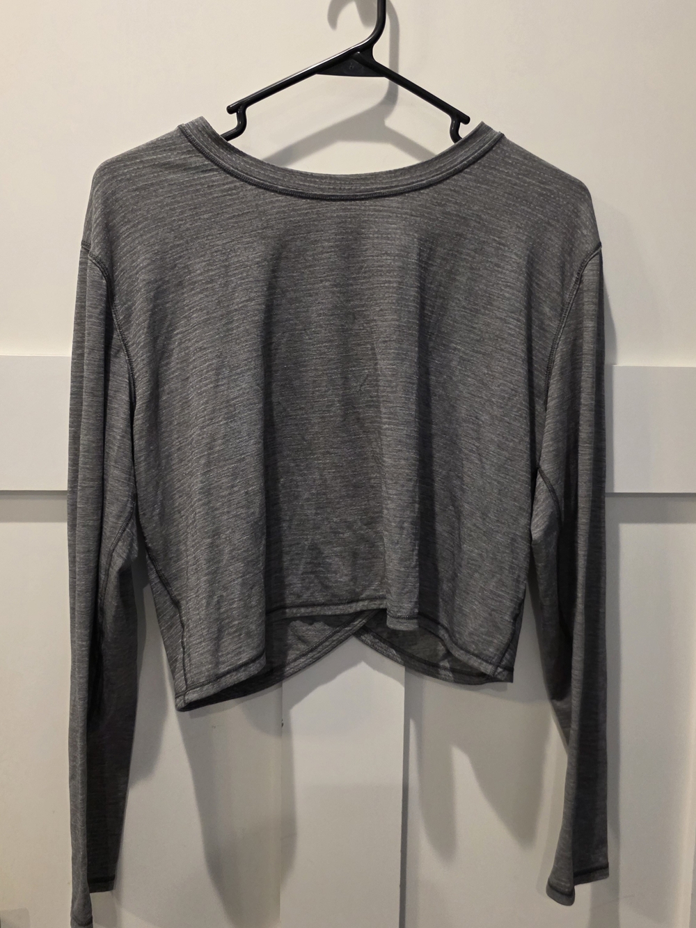 Lululemon Women's Pushing Limits Long Sleeve Crop Top Heathered Grey size 6